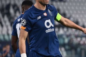 爱游戏官网-赛地聚焦——葡超清晨热度飙升，拜仁慕尼黑调整名单，赛场秩序良好，心理建设被强调(巴塞罗那vs拜仁慕尼黑球员评分)