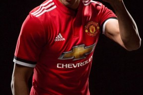 爱游戏网站-模特临场应变