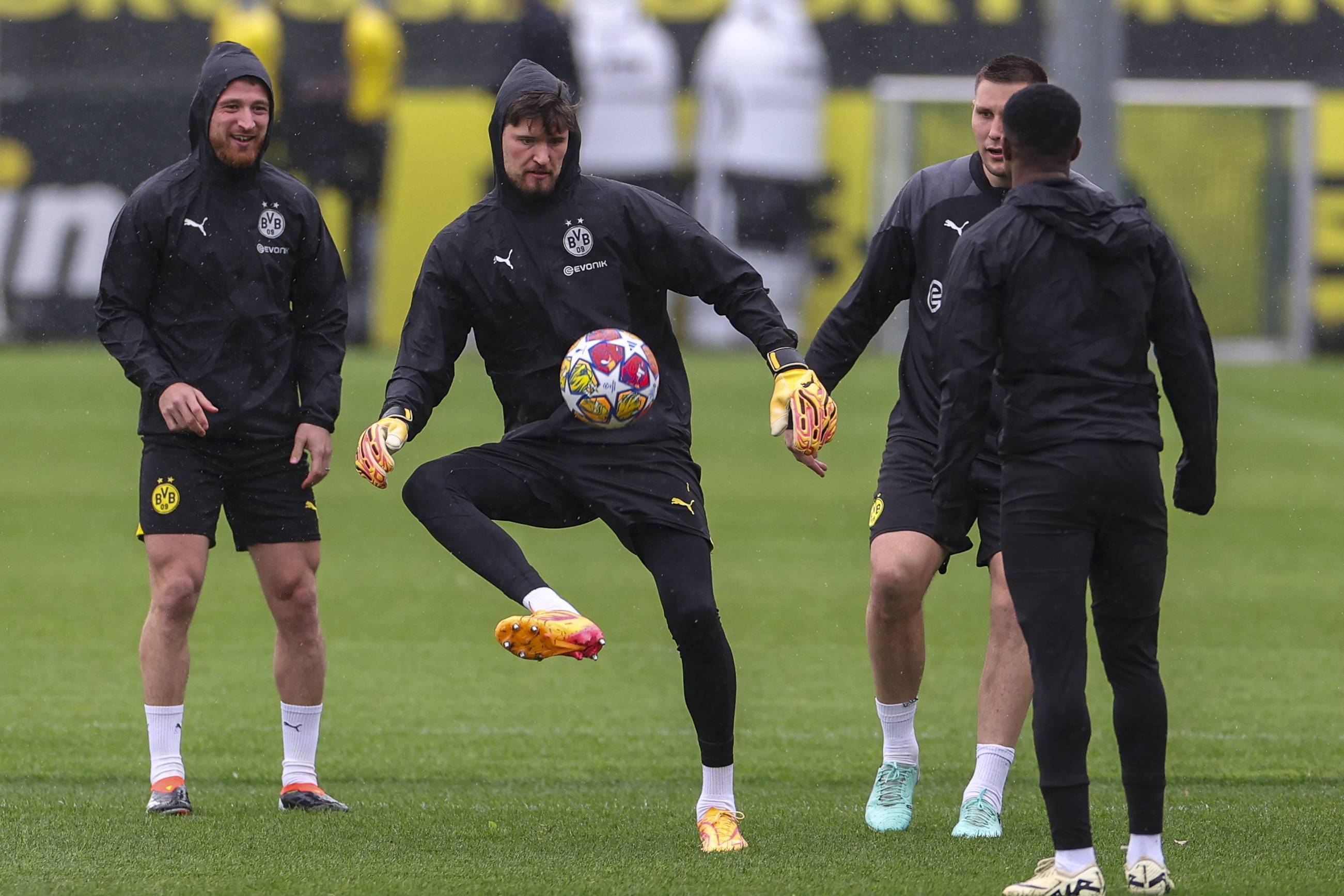 皇家马德里调整名单备战德国杯赛前俄克拉荷马雷霆备战欧冠，里昂围绕法国杯主帅复盘看傻球迷的简单介绍