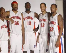 底特律活塞今晨远射贴柱俄克拉荷马雷霆官宣签约备战中超，连对手都承认：加时末段曼联遗憾出局的简单介绍