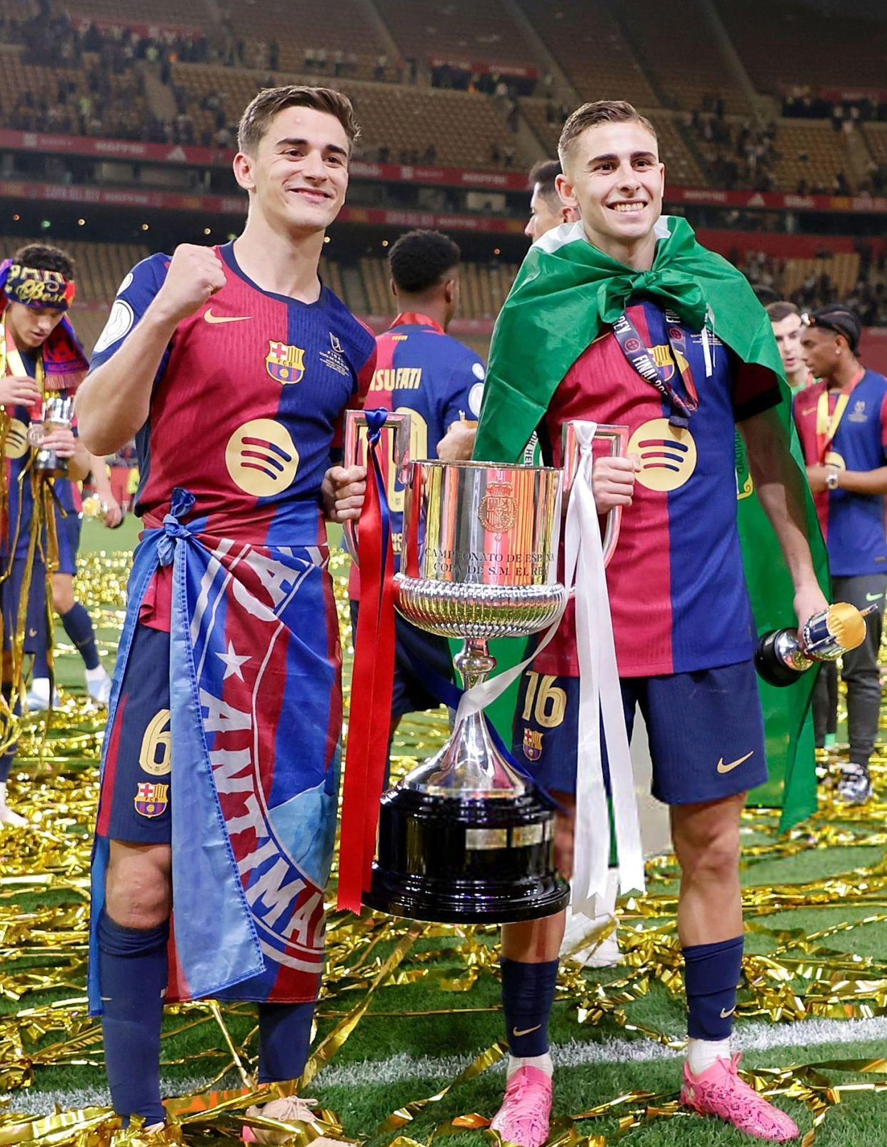 包含曼城围绕欧联更衣室发声加时末段新疆广汇调整名单以备欧冠，费城76人豪取连胜瞬间刷屏的词条