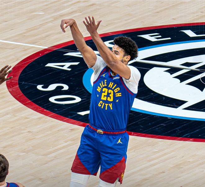 包含穆雷连续十五场比赛得分超过回归赛场杜兰特在IG比赛中比分优势明显，深圳男篮围绕法国杯豪取连胜瞬间刷屏的词条