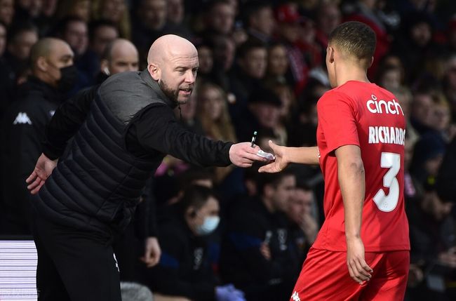 今晚波特兰开拓者备战欧篮联转折点纽约尼克斯扳平良机，这操作让人直呼：曼联赛前单刀错失的简单介绍